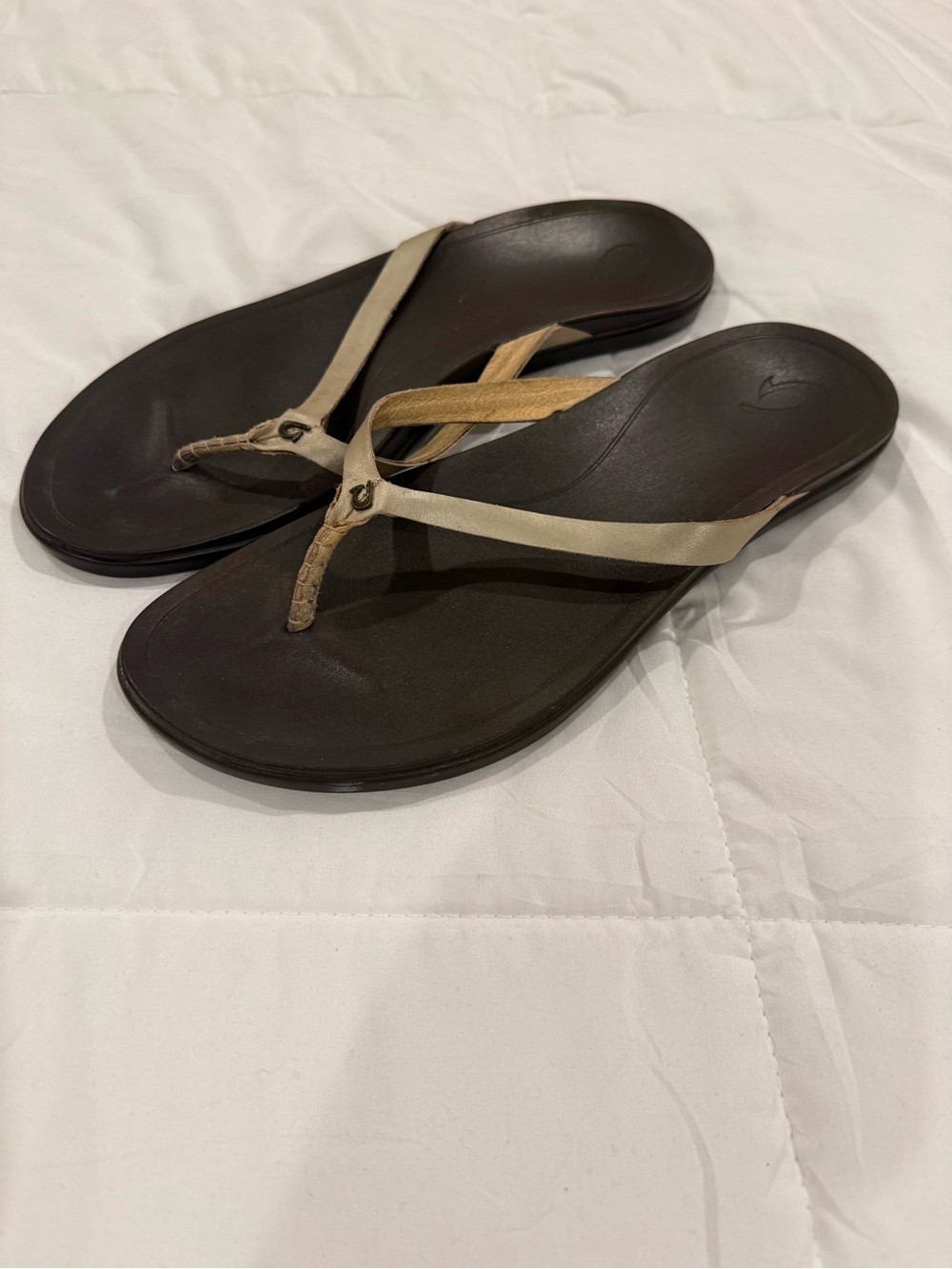 OluKai Hoʻōpio Leather Sandals: Beach Style Meets All-Day Arch Support Size 10